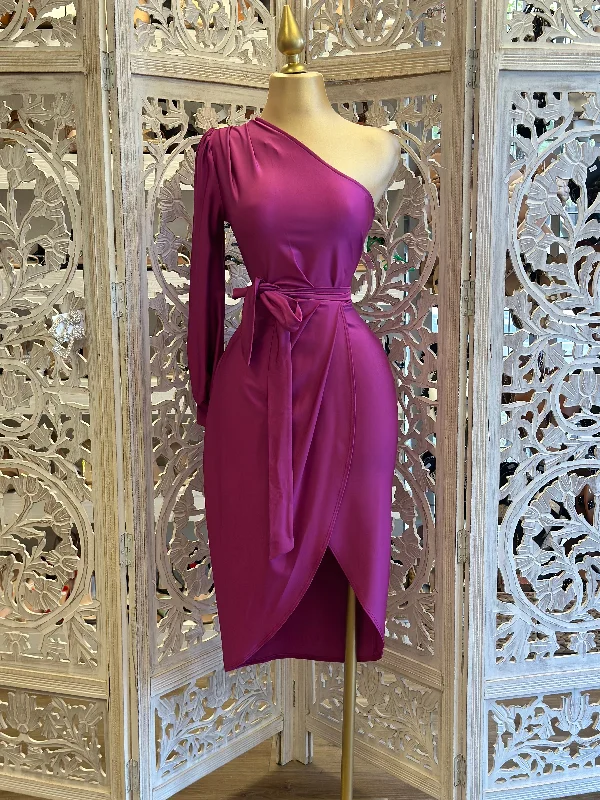 ladies sophisticated outfits-Draped Magenta One Sleeve Dress